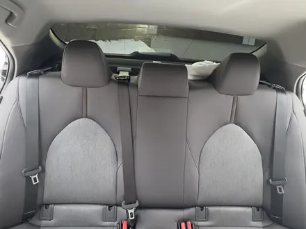 Toyota Camry 2018 года за 10 000 000 тг. в Караганда – фото 21