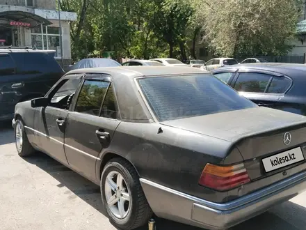 Mercedes-Benz E 230 1991 года за 1 200 000 тг. в Алматы – фото 2