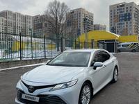 Toyota Camry 2018 года за 13 900 000 тг. в Алматы