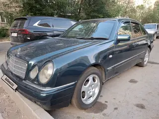 Mercedes-Benz E 280