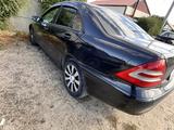 Mercedes-Benz C 180 2001 годаүшін1 700 000 тг. в Семей – фото 3