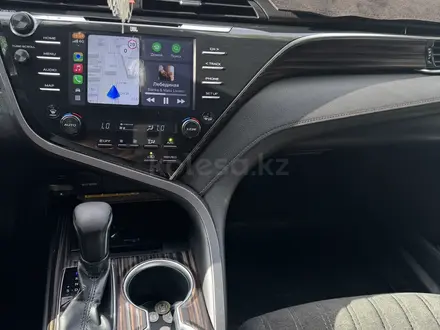 Toyota Camry 2018 года за 13 700 000 тг. в Актау – фото 12