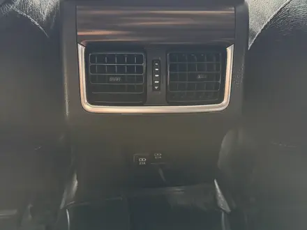 Toyota Camry 2018 года за 13 700 000 тг. в Актау – фото 15