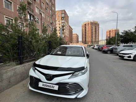 Toyota Camry 2018 года за 13 700 000 тг. в Актау