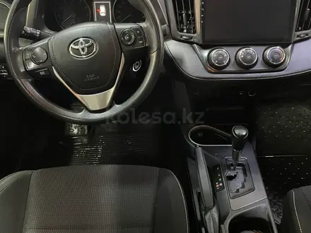 Toyota RAV4 2016 года за 10 600 000 тг. в Костанай – фото 16