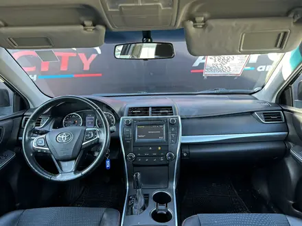 Toyota Camry 2015 года за 9 200 000 тг. в Атырау – фото 11