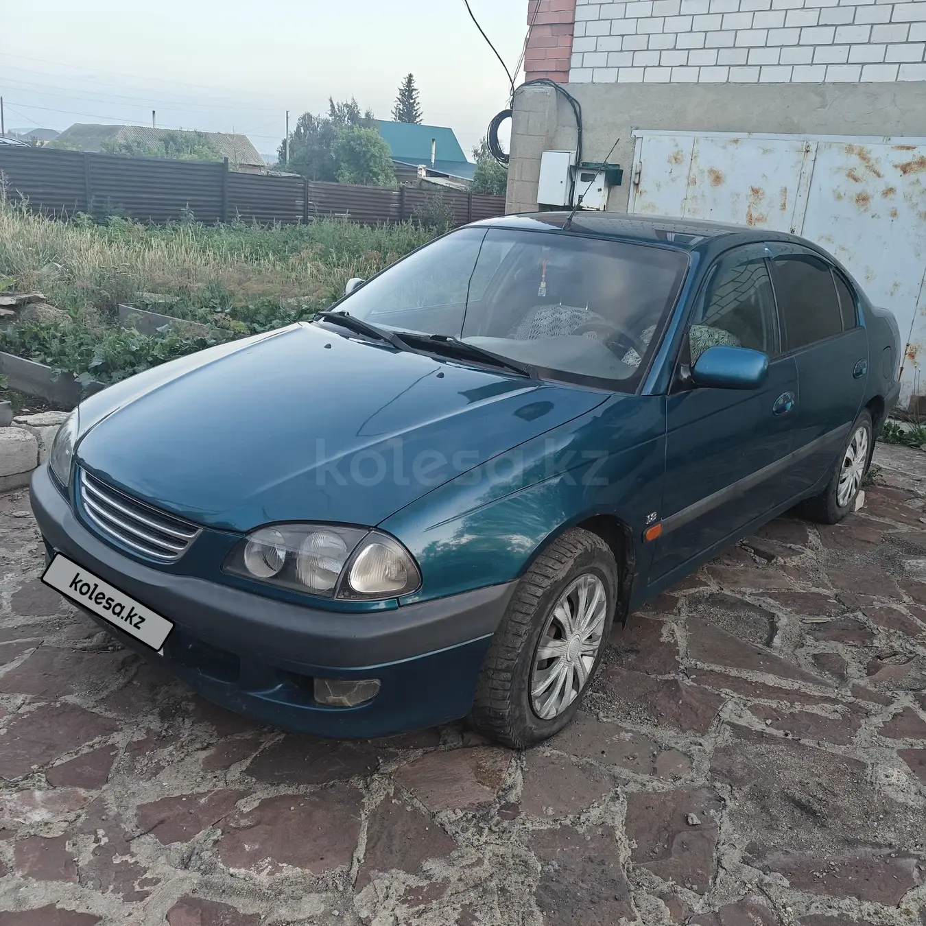 Toyota Avensis, 1997