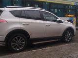 Toyota RAV4 2017 года за 11 000 000 тг. в Уральск – фото 3