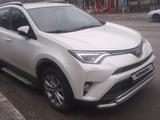 Toyota RAV4 2017 года за 11 000 000 тг. в Уральск – фото 2