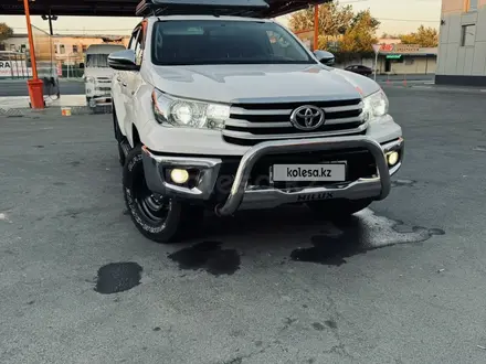 Toyota Hilux 2018 года за 16 500 000 тг. в Атырау