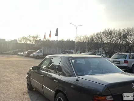 Mercedes-Benz E 230 1991 года за 1 500 000 тг. в Алматы – фото 4