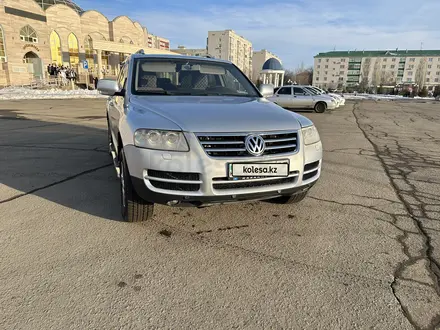 Volkswagen Touareg 2005 года за 3 350 000 тг. в Уральск – фото 8