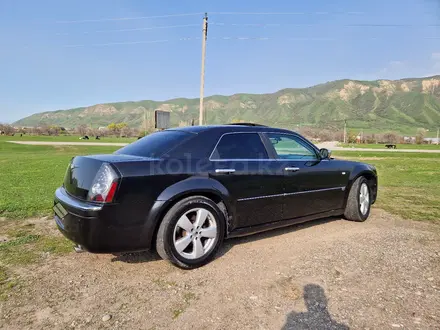 Chrysler 300C 2005 года за 5 500 000 тг. в Алматы – фото 2