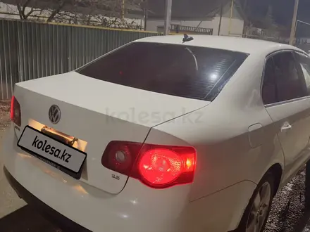 Volkswagen Jetta 2008 года за 4 500 000 тг. в Атырау – фото 9