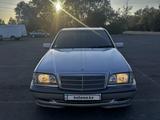 Mercedes-Benz C 200 1997 года за 2 300 000 тг. в Караганда