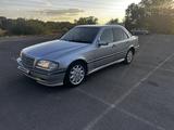 Mercedes-Benz C 200 1997 года за 2 300 000 тг. в Караганда – фото 2