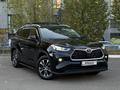 Toyota Highlander 2022 года за 24 700 000 тг. в Астана