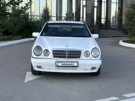 Mercedes-Benz E 230 1997 года за 2 600 000 тг. в Астана – фото 5