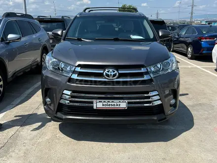 Toyota Highlander 2015 года за 11 700 000 тг. в Актобе – фото 4