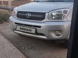 Toyota RAV4 2003 года за 4 500 000 тг. в Атырау – фото 2