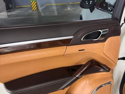 Porsche Cayenne 2011 года за 13 500 000 тг. в Алматы – фото 15