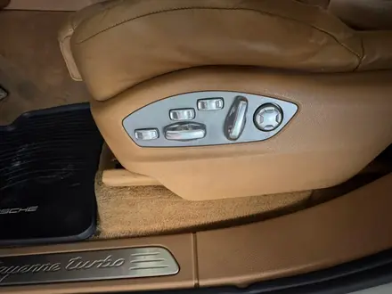 Porsche Cayenne 2011 года за 13 500 000 тг. в Алматы – фото 26