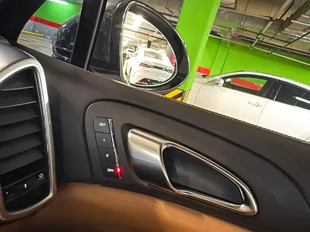 Porsche Cayenne 2011 года за 13 500 000 тг. в Алматы – фото 28
