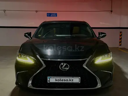 Lexus ES 250 2020 года за 18 500 000 тг. в Астана – фото 2