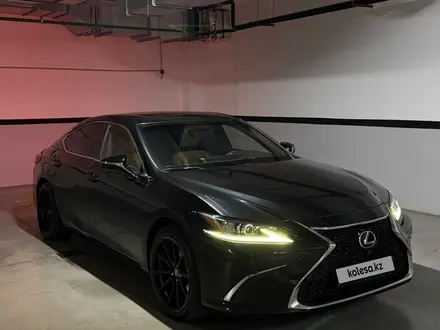 Lexus ES 250 2020 года за 18 500 000 тг. в Астана