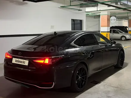 Lexus ES 250 2020 года за 18 500 000 тг. в Астана – фото 3