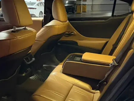 Lexus ES 250 2020 года за 18 500 000 тг. в Астана – фото 8