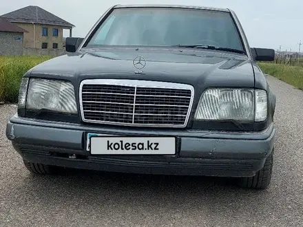 Mercedes-Benz E 220 1994 года за 2 350 000 тг. в Шымкент – фото 2