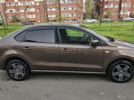 Volkswagen Polo 2015 года за 4 300 000 тг. в Астана – фото 2
