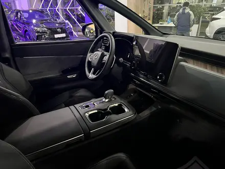 Lexus LM VIP+ 2025 года за 92 490 000 тг. в Астана – фото 3