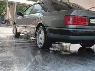 Audi 100