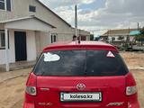 Toyota Matrix 2004 года за 4 000 000 тг. в Курмангазы – фото 2