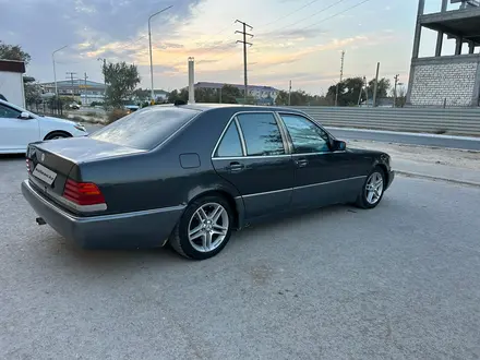 Mercedes-Benz S 320 1997 года за 2 500 000 тг. в Актау – фото 2