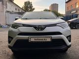Toyota RAV4 2016 года за 11 600 000 тг. в Усть-Каменогорск