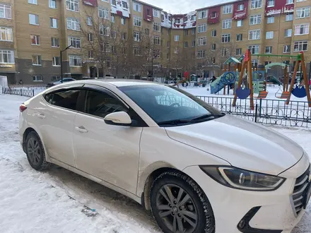 Hyundai Elantra 2018 года за 8 100 000 тг. в Астана – фото 2