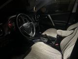 Toyota RAV4 2015 годаүшін10 880 000 тг. в Актобе – фото 4