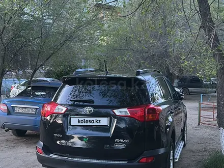 Toyota RAV4 2015 года за 10 880 000 тг. в Актобе – фото 5