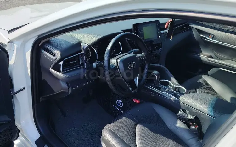 Toyota Camry 2021 года за 17 550 000 тг. в Шымкент