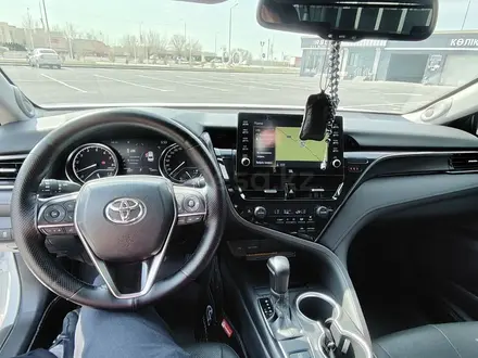 Toyota Camry 2021 года за 17 550 000 тг. в Шымкент – фото 5