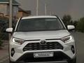 Toyota RAV4 2021 годаүшін14 800 000 тг. в Актобе – фото 2