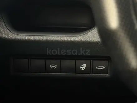 Toyota RAV4 2021 года за 14 800 000 тг. в Актобе – фото 11
