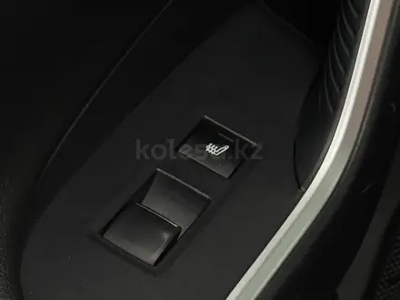 Toyota RAV4 2021 года за 14 800 000 тг. в Актобе – фото 13