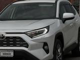 Toyota RAV4 2021 года за 14 800 000 тг. в Актобе – фото 3
