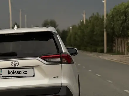 Toyota RAV4 2021 года за 14 800 000 тг. в Актобе – фото 5