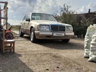 Mercedes-Benz E 230