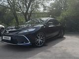 Toyota Camry 2023 годаүшін20 000 000 тг. в Алматы – фото 2